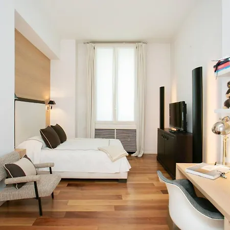 3br San Babila District - What'app - 0034-635-520-036 - For Reservations! Milano