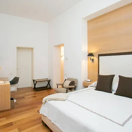 Daire 3br San Babila District - What'app - 0034-635-520-036 - For Reservations! *