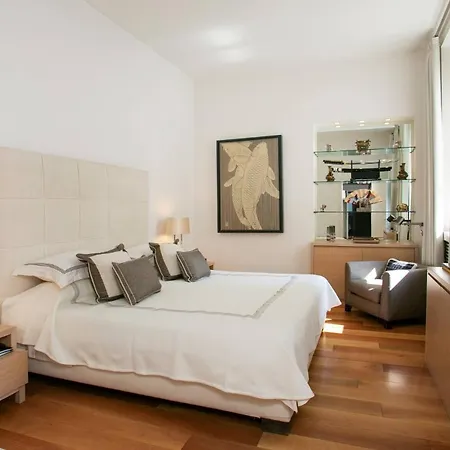 3br San Babila District - What'app - 0034-635-520-036 - For Reservations! Daire